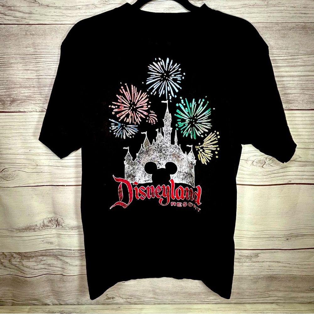 Disney Parks Disneyland Resort Castle Fireworks T-Shirt Men's Size Medium